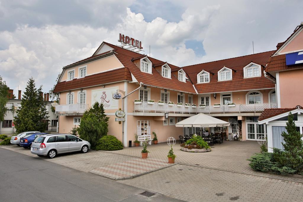 Hotel Rittinger Bonyhád Eksteriør bilde