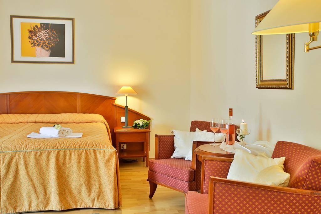 Hotel Rittinger Bonyhád Rom bilde
